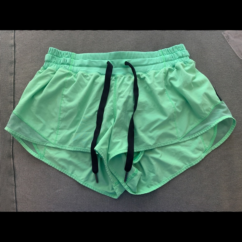 Lululemon hotty hot running short - SZ 6 - green